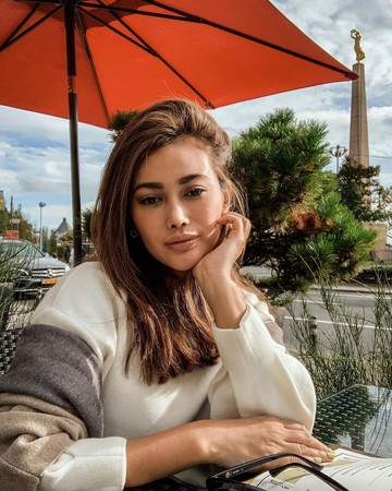 7 Potret Ratu Felisha Tetap Cantik Dan Modis Di Usia 38 Tahun Foto 1