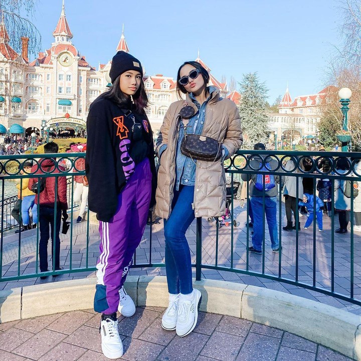 <p>5. Ririn dan Jasmine juga terlihat begitu dekat, Bunda. Bahkan tak jarang keduanya bak kakak dan adik. (Foto: Instagram @ririnekawati)</p>