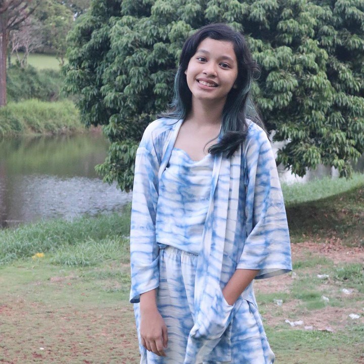 <p> Di usianya yang beranjak remaja, pesona Shakiena pun mulai terlihat. (Foto: Instagram @shakiena.azalea)</p>
