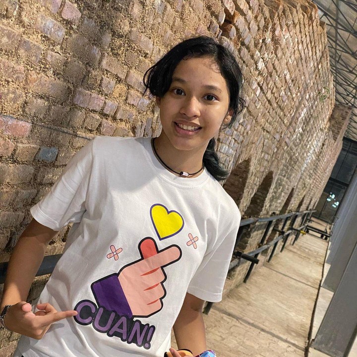 <p>Gimana nih penampilan Shakiena, Bunda? Sudah cocok jadi bintang kan? he-he-he. (Foto: Instagram @shakiena.azalea)</p>