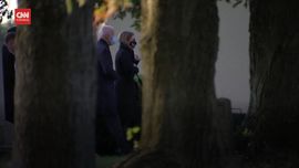 VIDEO: Momen Biden Kunjungi Makam Putranya Sebelum Pilpres