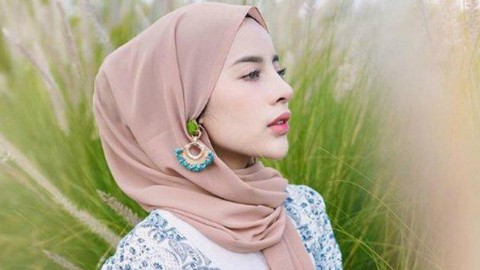 Bikin putih warna jilbab yang wajah 13 Produk