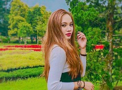 Putri Ustaz Derry Sulaiman Dicibir karena Pose Seksi bareng Kekasih