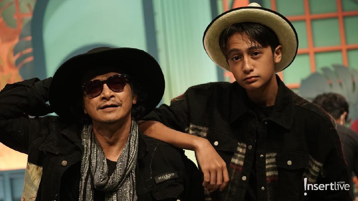 Andy &sol;rif dan putra keduanya