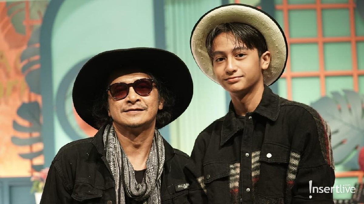 Andy &sol;rif dan putra keduanya