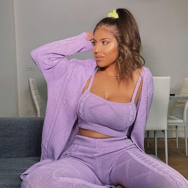 Payudara Mati Rasa, Model Inggris Ini Pilih Buru-buru Lepas Implan