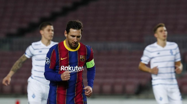 Video Lionel Messi jalan kaki dengan santai di matchday ketiga Liga Champions antara Barcelona vs Dynamo Kiev, Kamis (5/11) dini hari WIB.