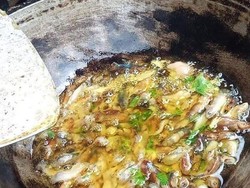 Pedagang Marah ke Blogger Karena Kedainya Laris dan Ikan Cupang Digoreng Krispi