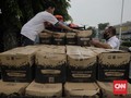 DKI Bagikan Bansos Beras ke Hampir Sejuta KK Mulai Besok