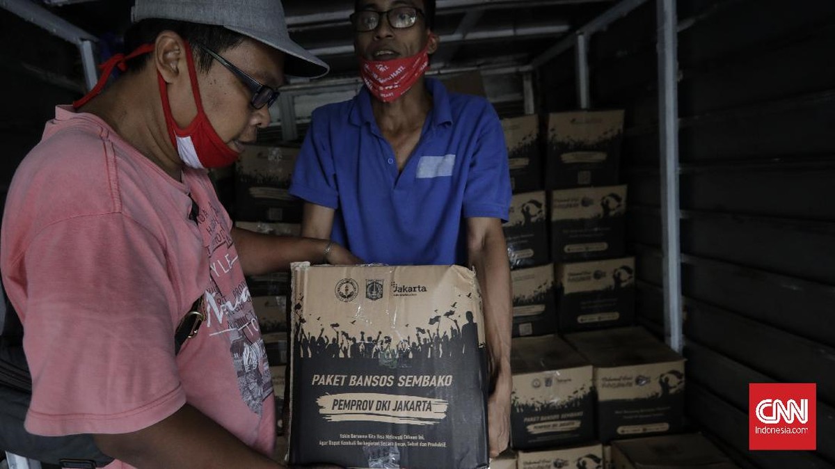 FOTO: Distribusi Bansos Pemprov DKI Tahap 9