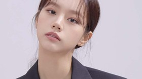 Hyeri Pamer 'Hadiah' dari Krystal di Lokasi Syuting