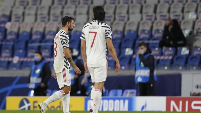 Bintang Manchester United Bruno Fernandes tampil tidak seperti biasanya saat takluk 1-2 dari Istanbul Basaksehir di Liga Champions.