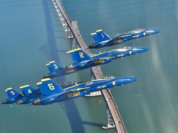34 Tahun Tugas, Pesawat Serbaguna F/A-18 Hornet Diistirahatkan