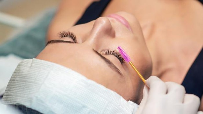 6 Eyelash Serum Terbaik Untuk Bulu Mata Lentik yang Gak Pernah Kamu Sangka 6 Eyelash Serum Terbaik Untuk Bulu Mata Lentik yang Gak Pernah Kamu Sangka