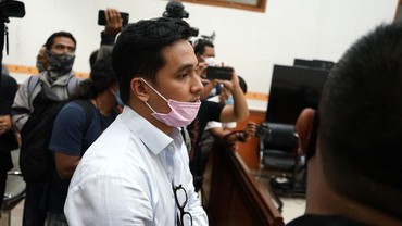 img-title Perasaan Suami Saat Vanessa Angel Divonis 3 Bulan Penjara karena Xanax