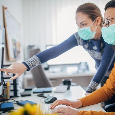 Pakar Ungkap Pakai Masker & Jaga Jarak Harus Diterapkan hingga 2 Tahun