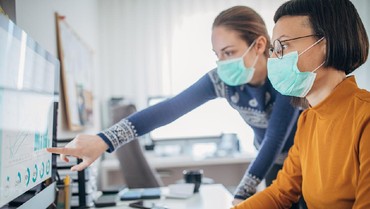 Pakar Ungkap Pakai Masker & Jaga Jarak Harus Diterapkan hingga 2 Tahun