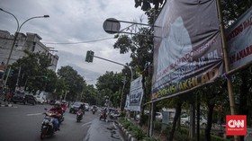 TNI Cabut Baliho Rizieq, Tagar #DudungBaliho Menggema