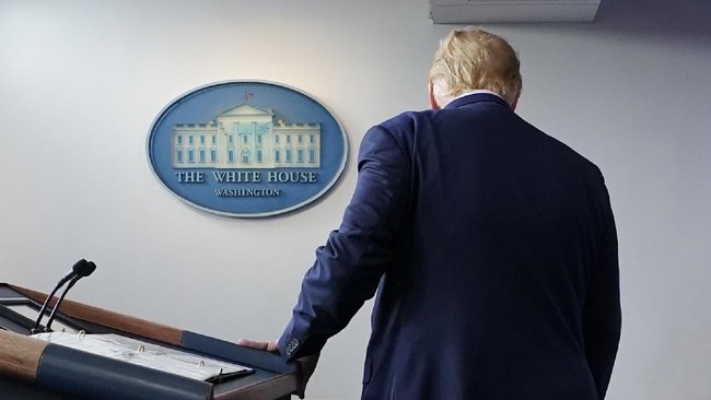 Sejumlah sumber menyebut banyak orang dalam Trump mulai 'menyelamatkan diri' melihat perkembangan Pilpres AS 2020.