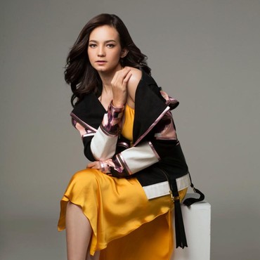 Dapat Perlakuan Manis, Enzy Storia Dijodohkan dengan Herjunot Ali