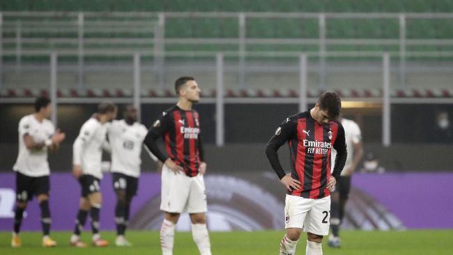 AC Milan harus mengakui keunggulan Lille di Liga Europa sekaligus mengentikan rekor tak terkalahkan mereka di 24 laga terakhir sejak musim lalu di semua ajang.