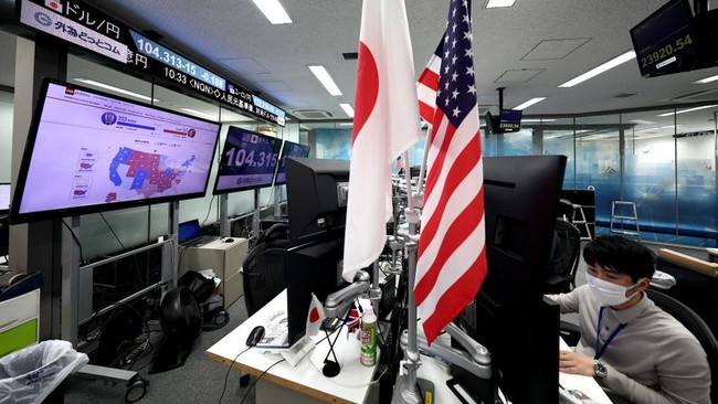 Indeks utama Nikkei Tokyo mencapai level tertinggi sejak 1991 pada penutupan, Jumat (6/11).