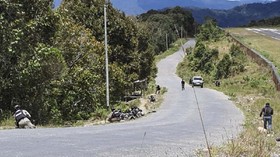Polsek dan Koramil di Intan Jaya Diserang KKB, Baku Tembak Pecah