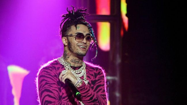 Rapper Lil Pump dilaporkan kehilangan 300 ribu pengikut di Instagram setelah menyatakan dukungan untuk Donald Trump dalam Pilpres Amerika Serikat 2020.