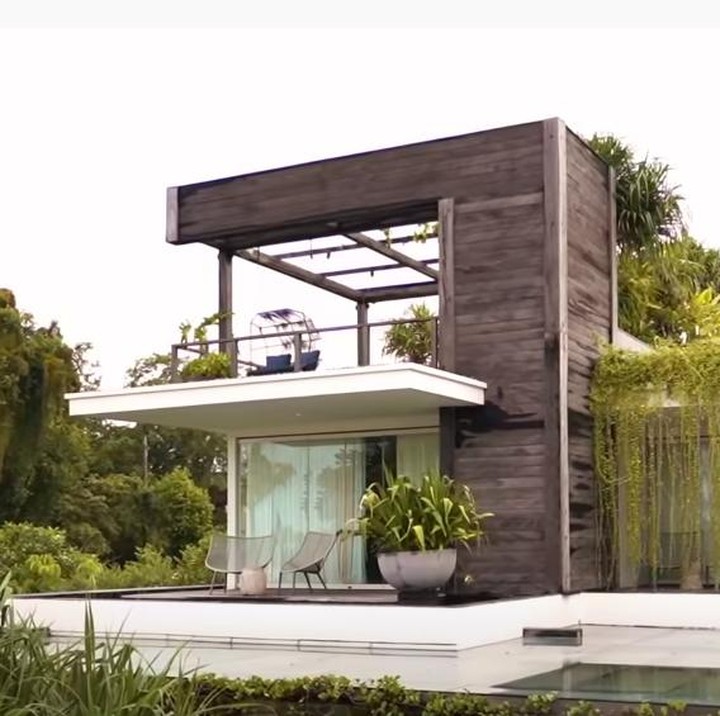 <p>Keduanya memilih villa pribadi bernama Noku Beach House di kawasan Seminyak. Melansir dari situs Vila Bali, harga per malam di tempat ini berkisar Rp45 juta. (Foto: YouTube Nikita Willy Official)</p>