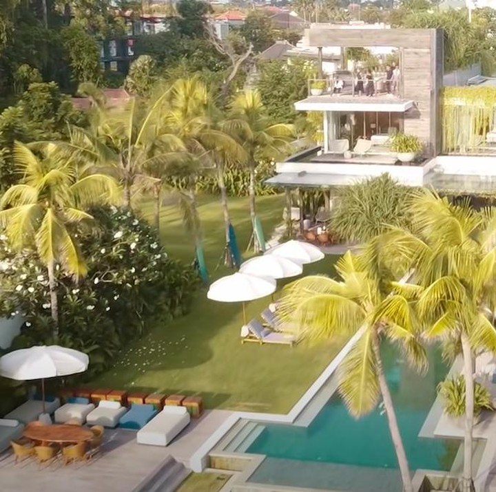 <p>Nikita Willy dan Indra Priawan memutuskan untuk menghabiskan bulan madu di Bali. (Foto: YouTube Nikita Willy Official)</p>