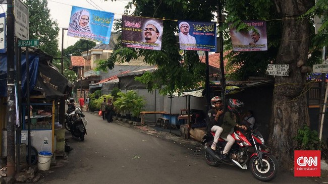 Kediaman eks Imam bebas Front Pembela Islam (FPI) Rizieq Shihab di Petamburan, Jakarta Pusat, terpantau sepi usai bebas bersyarat di hari kedua.