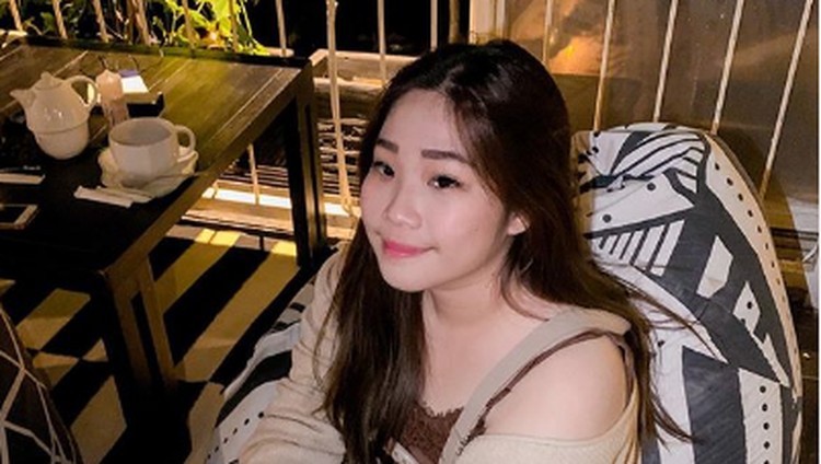Winda Lunardi Winda Lunardi, Atlet eSport yang Doyan Ngopi dan Makan Pizza