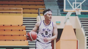 img-title Ekspresi Cemberut Wijin Disorot Saat Gading dan Gisel Digoda Mesra