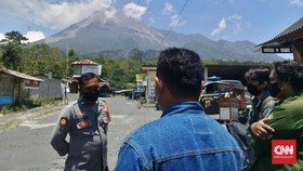 Gunung Merapi Siaga, Polisi Halau Kedatangan Wisatawan