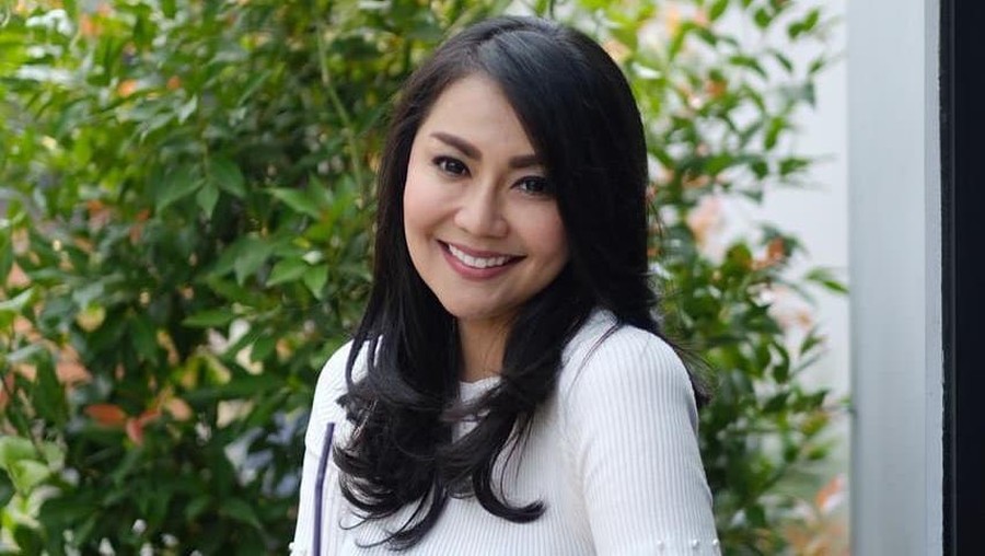 Makin Cantik di Usia 44 Tahun, Tessa Kaunang Hobi Makan Bakso