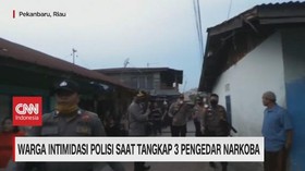 VIDEO: Warga Intimidasi Polisi Saat Tangkap Pengedar Narkoba