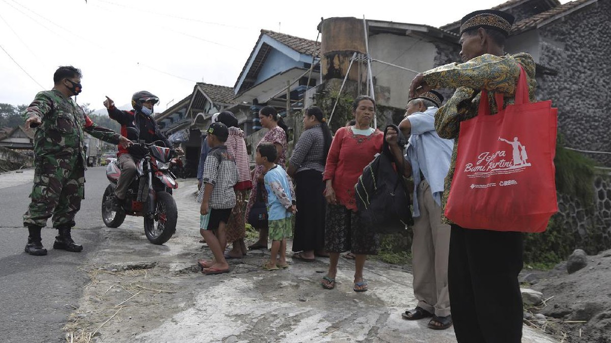 FOTO : Wajah Pengungsi Lereng Gunung Merapi