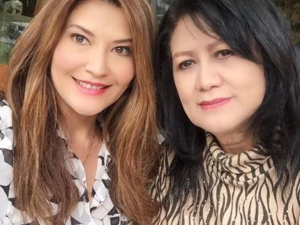 7 Potret Tamara Bleszynski dengan Ibunda, Sama-sama Cantik dan Anggun