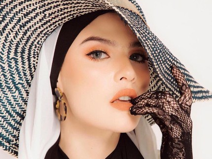 Cantik Blasteran Belanda, Intip 7 Potret Brina Istri Presenter Komo Ricky