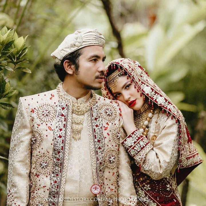 <p>Komo Ricky dan Brina Bafagih Vanderhoeven resmi menikah sejak 20 Mei 2017. (Foto: Instagram @brinashabyna)</p>