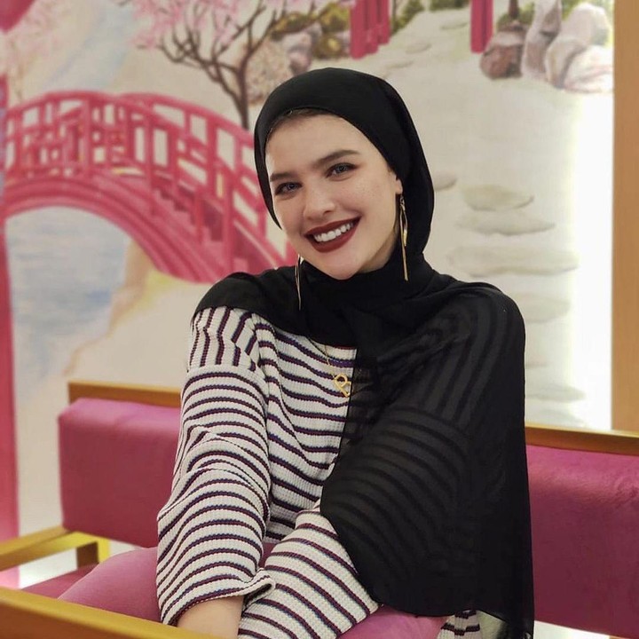 <p>Wanita yang akrab disapa Brina ini juga memiliki banyak penggemar lho. Terbukti dengan jumlah followers Instagram pribadinya hampir mencapai angka 100 ribu. (Foto: Instagram @brinashabyna)</p>