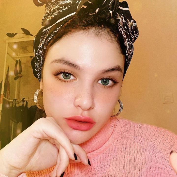 <p>Tahukan, Bunda, Brina Bafagih Vanderhoeven merupakan adik dari Aldilla Jelita, yakni istri <em>host</em> kondang Indra Bekti. (Foto: Instagram @brinashabyna)</p>
