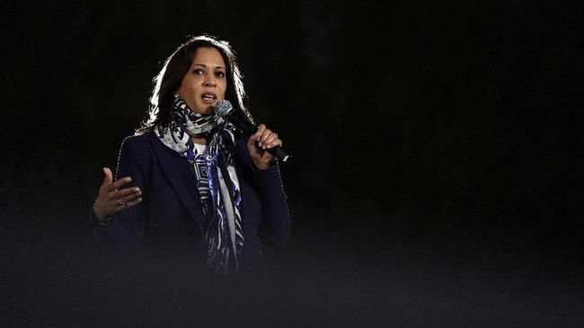 Kamala Harris mundur dari Senat AS menjelang dilantik menjadi Wapres sampai polemik efek samping vaksin Pfizer terkait kematian 33 lansia Norwegia.