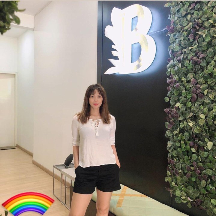 <p>Meski jarang mengunggah foto bersama sang suami, keluarga Kinaryosih selalu adem ayem dan jauh dari gosip ya, Bunda.  (Foto: Instagram @kinaryosihmoney)</p>
