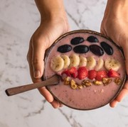 Mulai Harimu dengan 6 Resep Smoothies Bowl Ini, Sehat dan Nikmat!