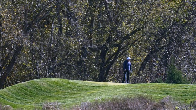 FOTO: Kala Trump Pilih Main Golf Saat Biden Menang Pilpres