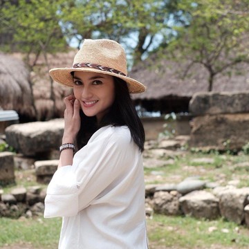 img-title 6 Potret Ririn Ekawati Tetap Cantik bak Remaja di Usia 38 Tahun