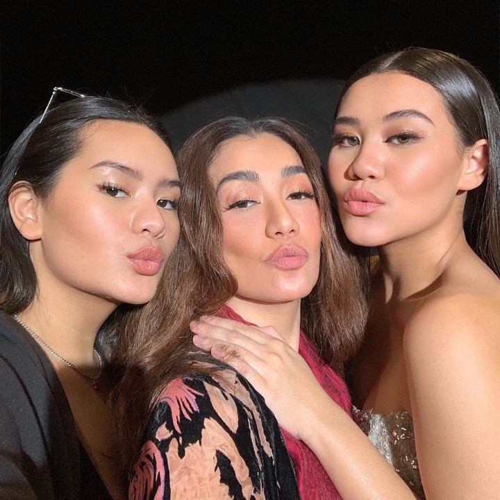 <p>Aaliyah bersama kakaknya, Zahwa Massaid dan ibunda, Reza Artamevia. Sama-sama cantik ya, Bunda?</p>