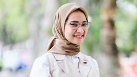Jadi Jubir RIDO, Stafsus Jokowi Angkie Yudistia Ikut Blusukan