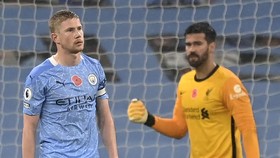 FOTO: Man City vs Liverpool Sama Kuat di Liga Inggris